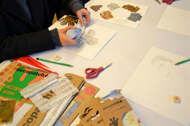 Image for: ATELIER - TABLEAU EN PAPIERS DÉCHIRÉS